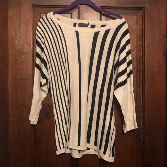 Top - Picture 1 of 2